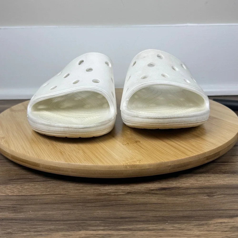 Crocs Classic Slides Unisex Men 9 Women 11 White Lightweight Comfort Casual